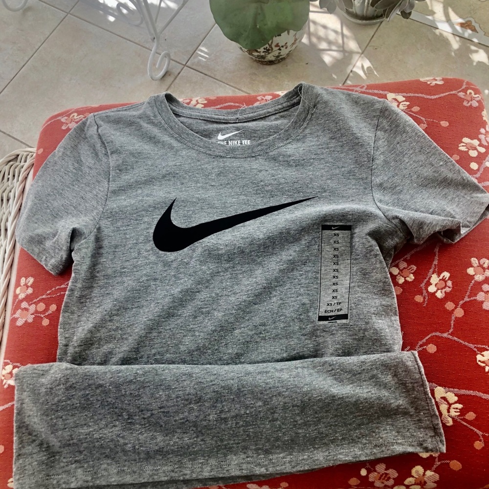 NIKE T SHIRT-NEW